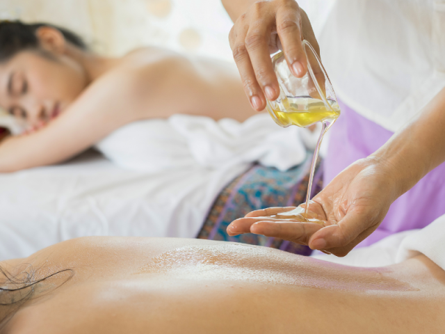 How Essential Oils Interact with the Brain: The Neuroscience Behind Aromatherapy